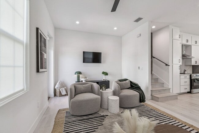 Building Photo - Modern Townhome For Lease in downtown St Pete and Warehouse Arts District