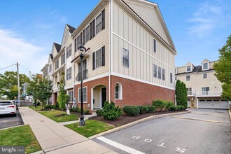 Building Photo - 22 Bridge Ave