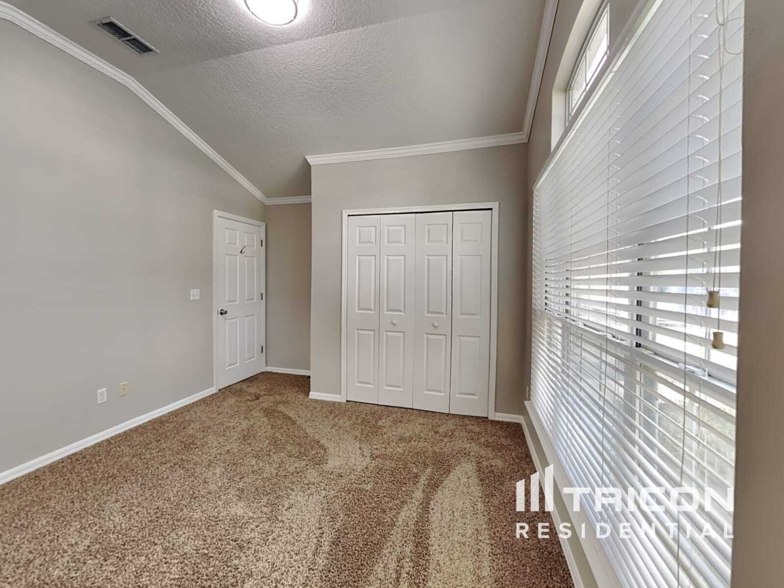 Building Photo - 1624 River Breeze Dr