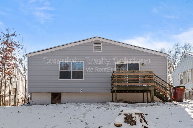 Building Photo - 409 Caithness Rd