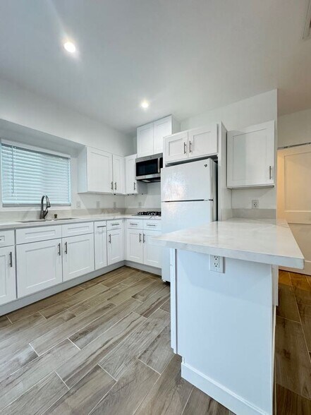 Building Photo - 3667 W 108th St