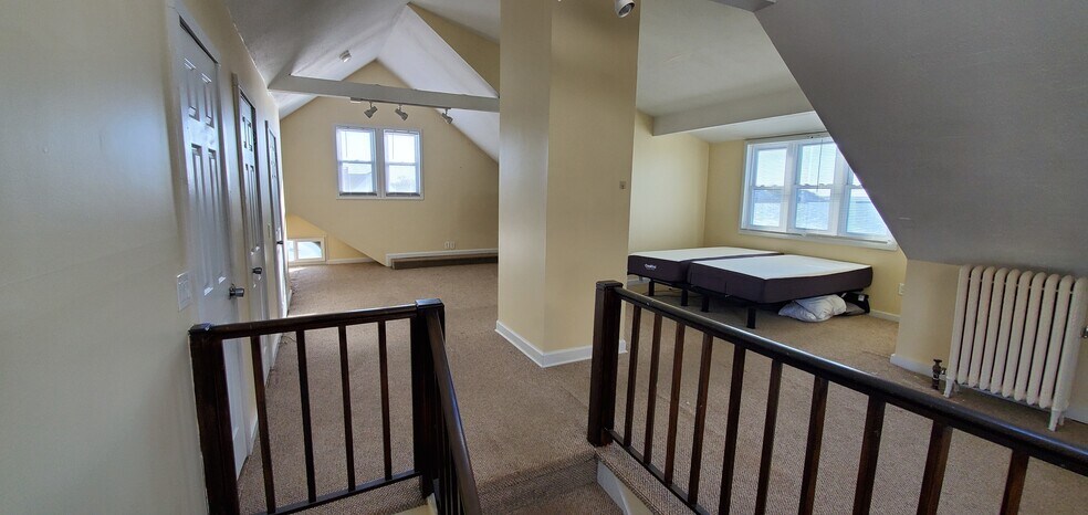 Building Photo - 92 Townsend Ave