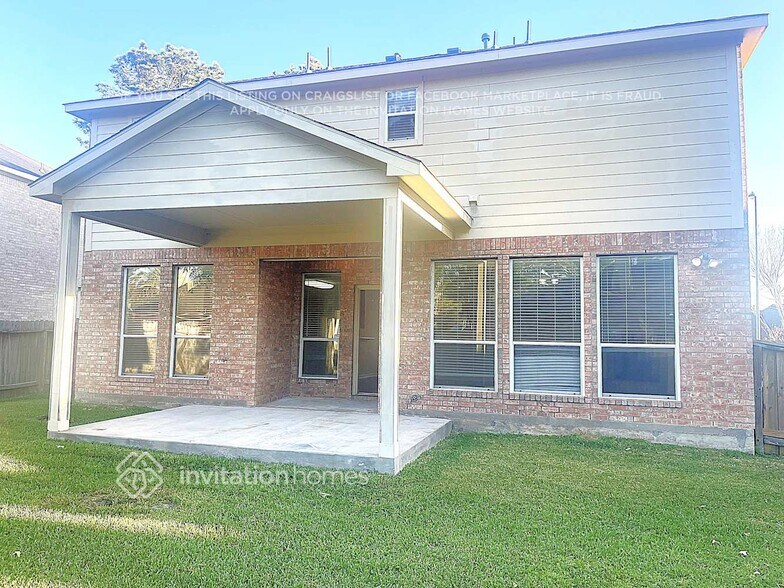 Building Photo - 8518 Sports Haven Dr