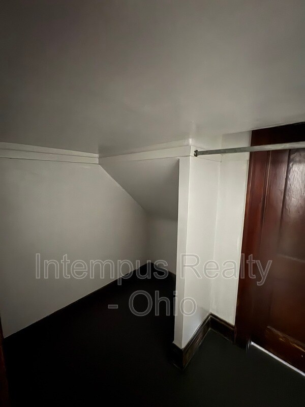 Building Photo - 4072 E 139th St