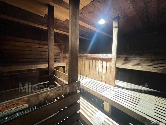 Building Photo - 2150 Pauline Blvd