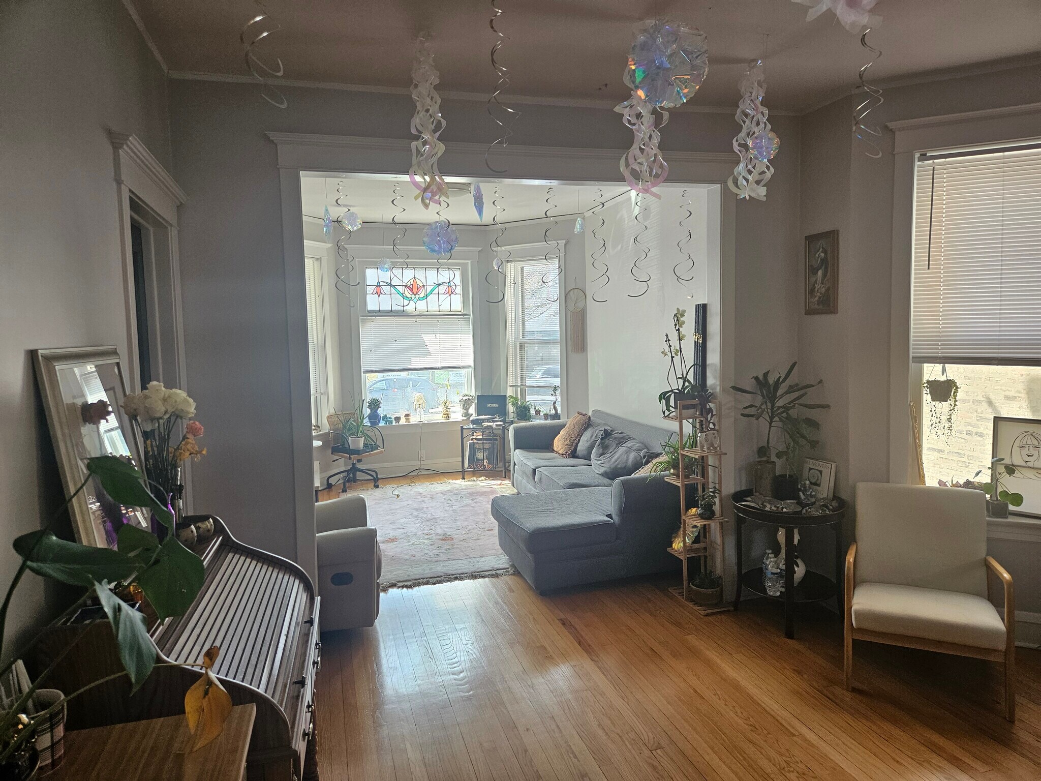 Building Photo - 1924 W Wilson Ave