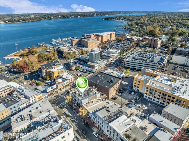 Building Photo - 7 Broad St