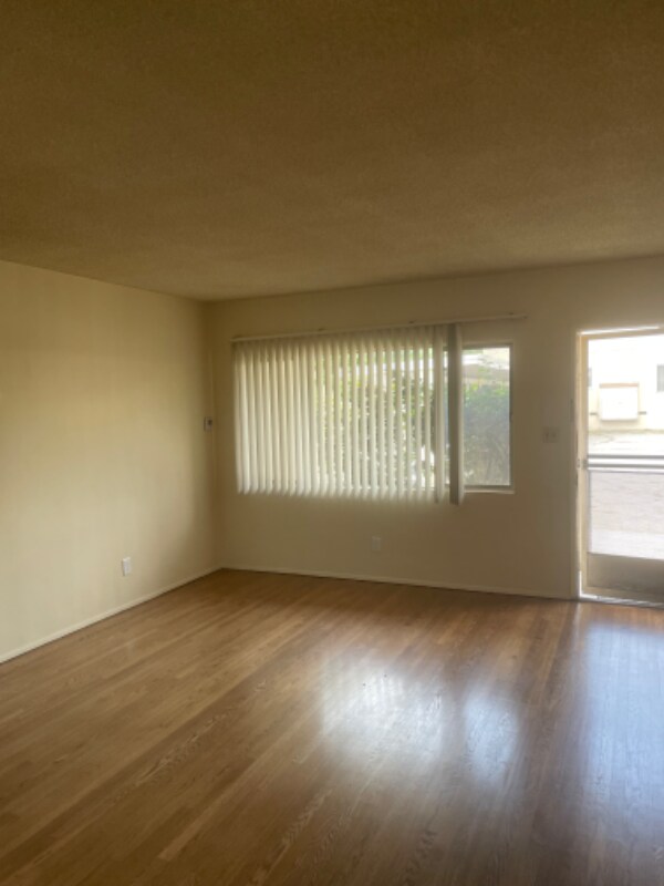 Building Photo - 918 W Huntington Dr