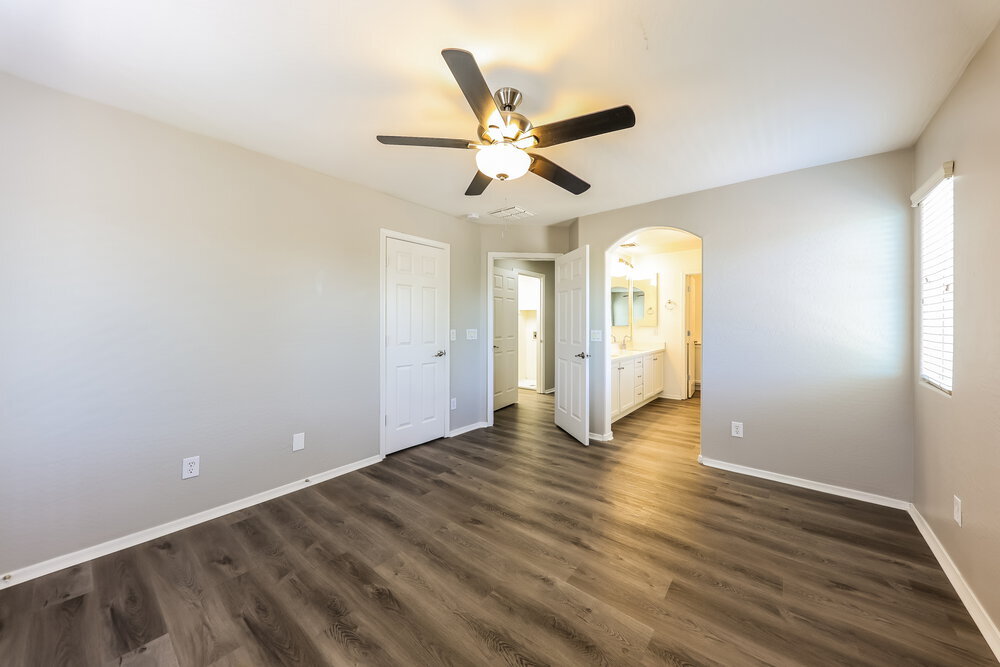 Building Photo - 14180 W Country Gables Dr