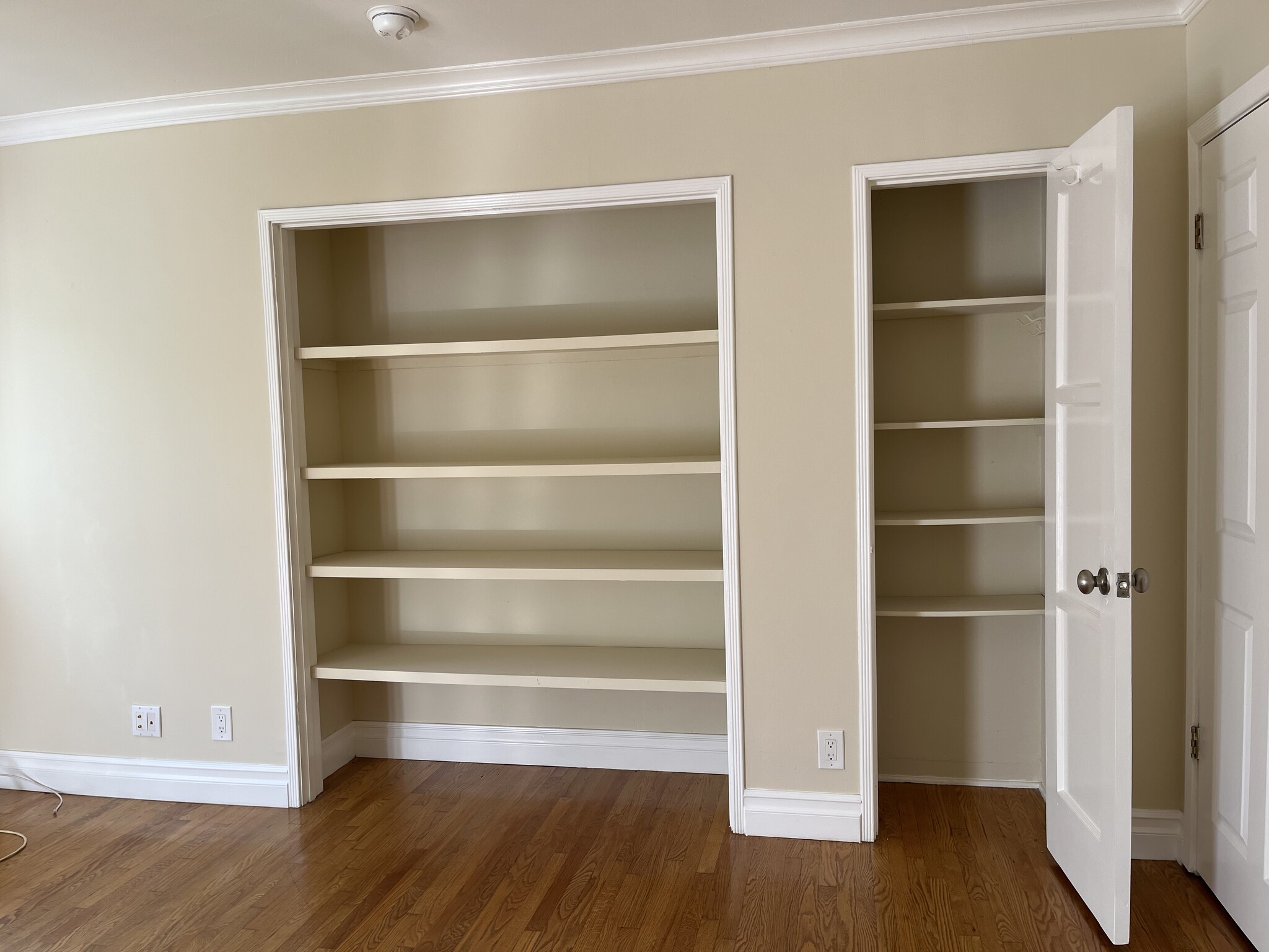 BOOK SHELVES - 10949 Massachusetts Ave