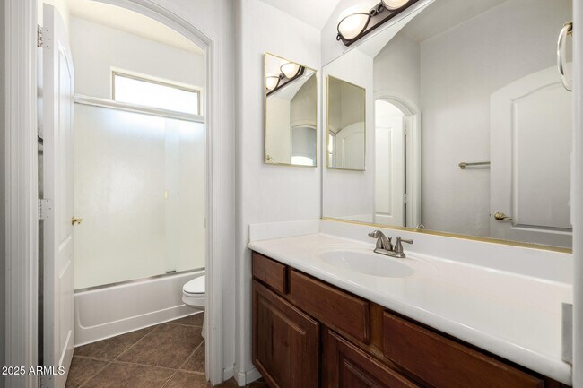 Building Photo - 3712 E Fruitvale Ave