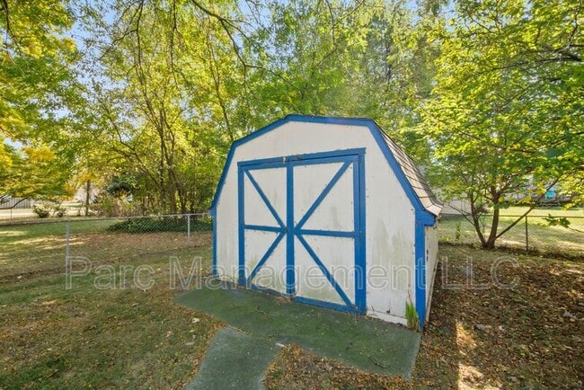 Building Photo - 2076 Harned St