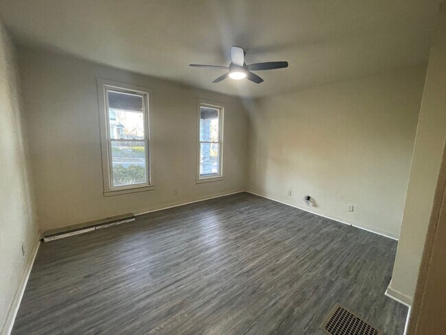 Building Photo - OM-1512 Cincinnati Street