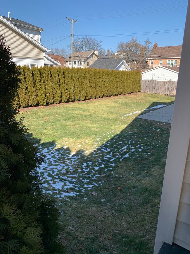 Building Photo - 1222 Beaconsfield Ave