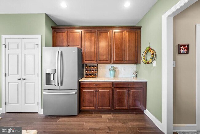 Building Photo - 317 Ridgewood Dr