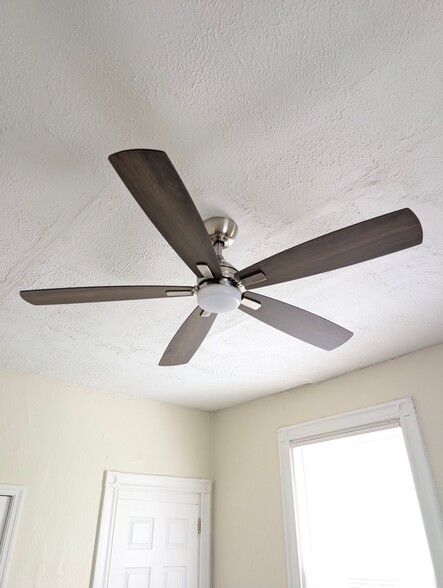 Building Photo - 731 Mcmakin Ave