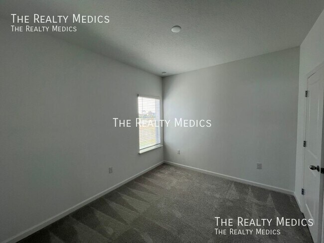 Building Photo - 9301 SW 58th Cir