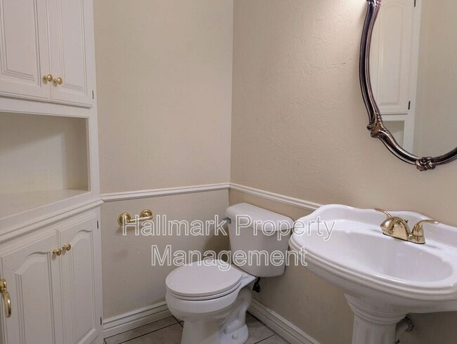 Building Photo - 214 Boulevard Du Lac