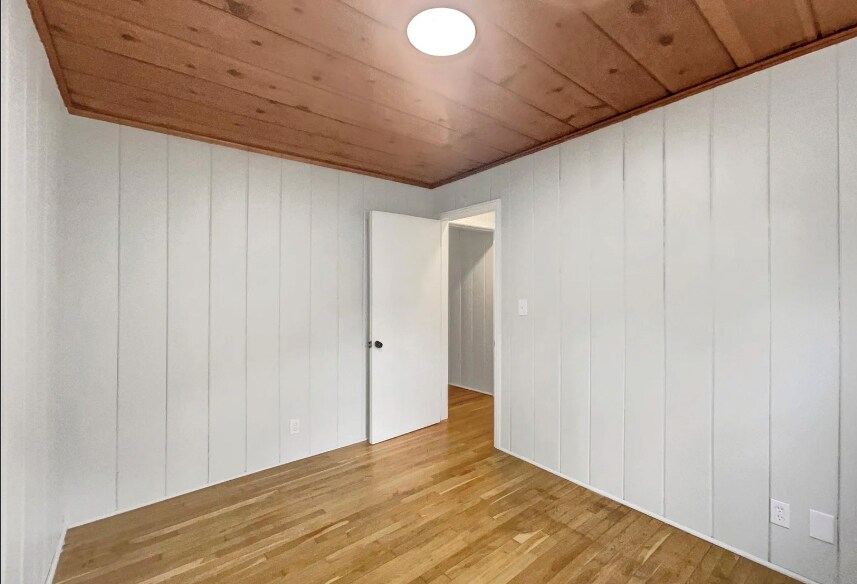 Building Photo - 6441 Crest Dr