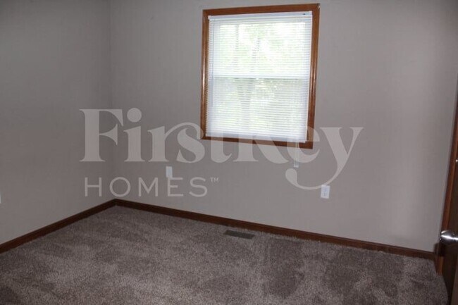 Building Photo - 10311 Park Valley Dr