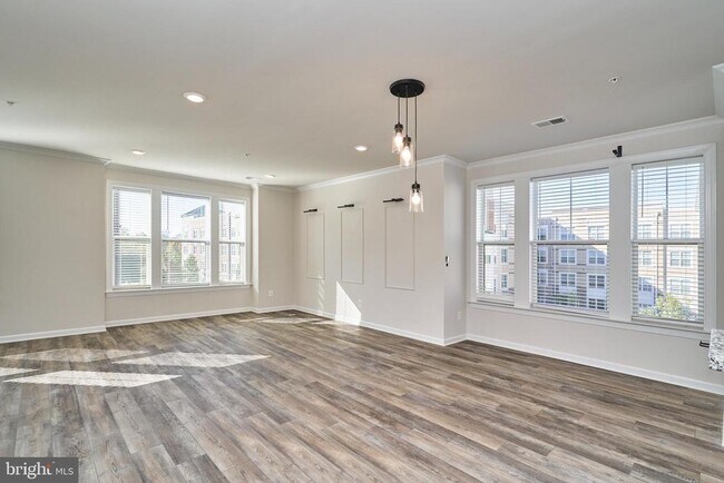 Building Photo - 45116 Kincora Dr