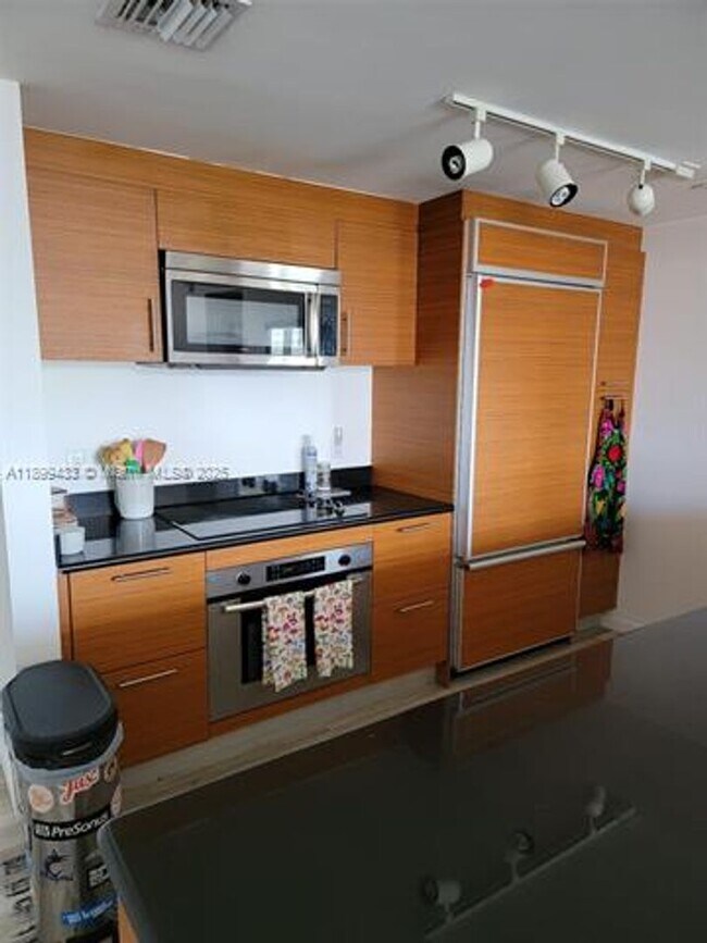 Building Photo - 50 Biscayne Blvd