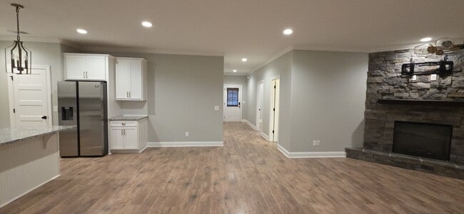 Building Photo - 418 Mcchrystal Dr