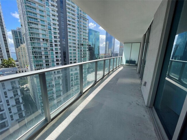 Building Photo - 1100S S Miami Ave