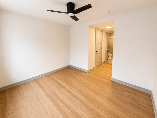Building Photo - 1337 W Estes Ave