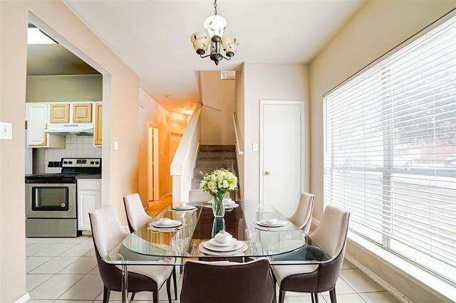 Building Photo - 3946 Brandon Park Dr