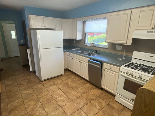 Building Photo - 508 Dick St