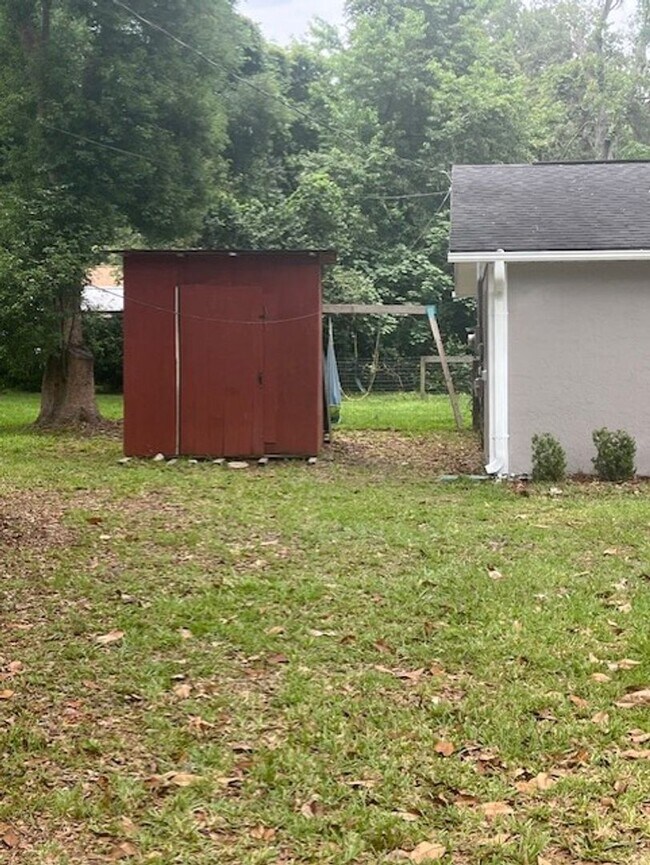 Building Photo - 3/2 single-family home in NE Ocala