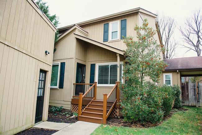 Building Photo - 1051 Chinoe Rd