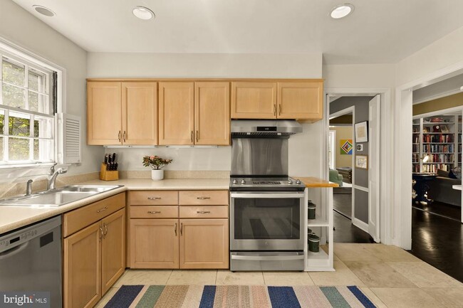 Building Photo - 7064 31st St NW