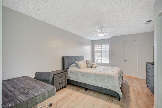 Building Photo - 2200 S Fort Apache Rd