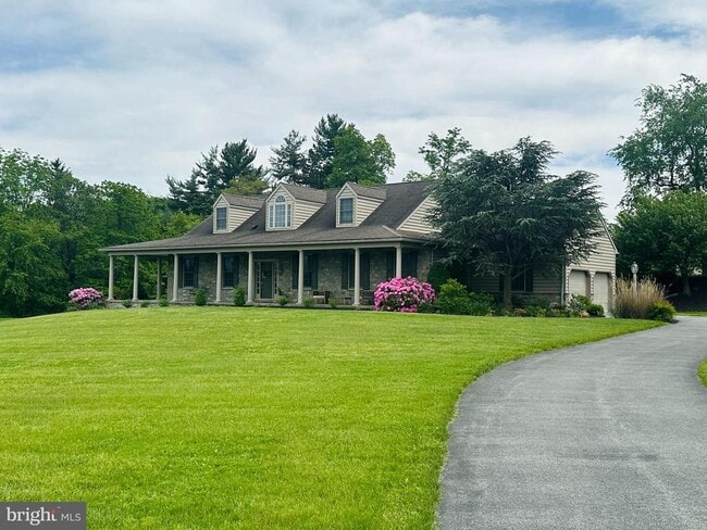 Primary Photo - 15 Shetland Dr