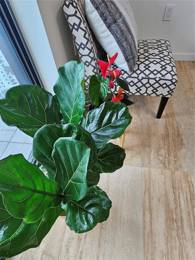 Building Photo - 1000 Brickell Plaza