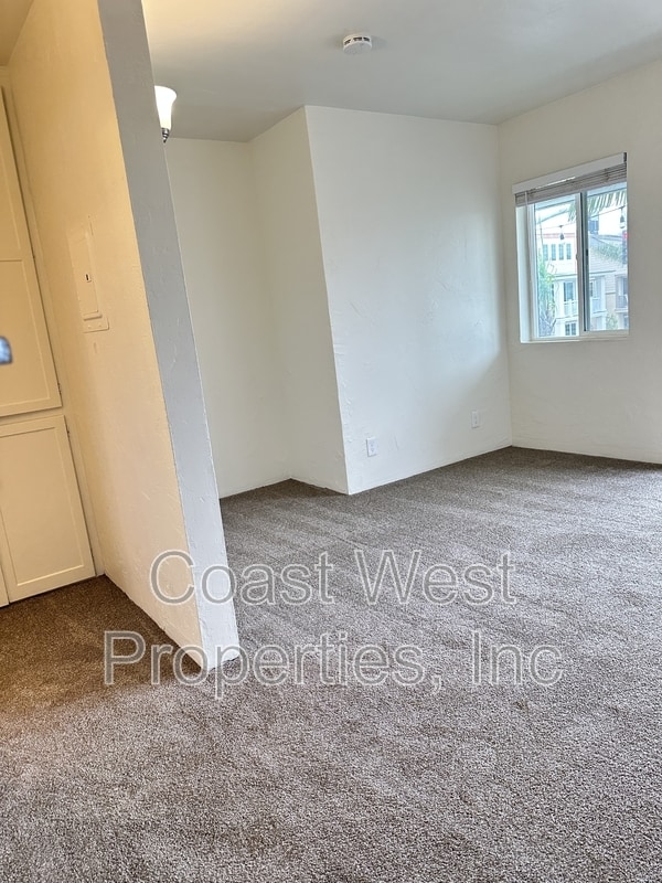 Building Photo - 3288 Mission Blvd