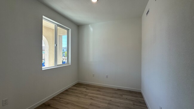 Building Photo - 4144 Gold Beam Wy