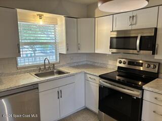 Building Photo - 7777 Magnolia Ave