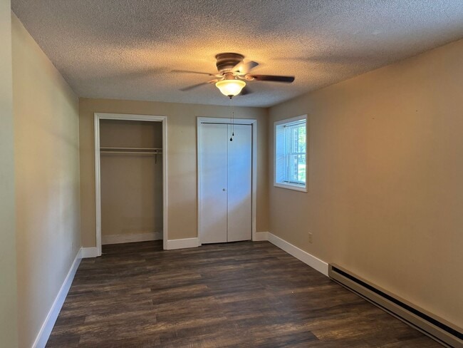 Building Photo - 5672 Claridge Dr