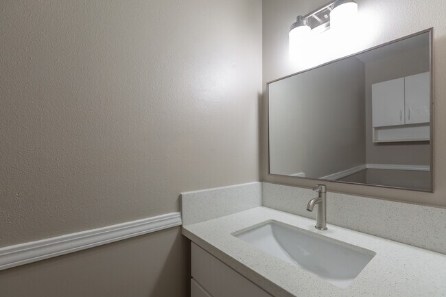 Building Photo - 12387 SW Walnut St