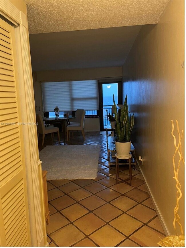 Building Photo - 3800 Galt Ocean Dr