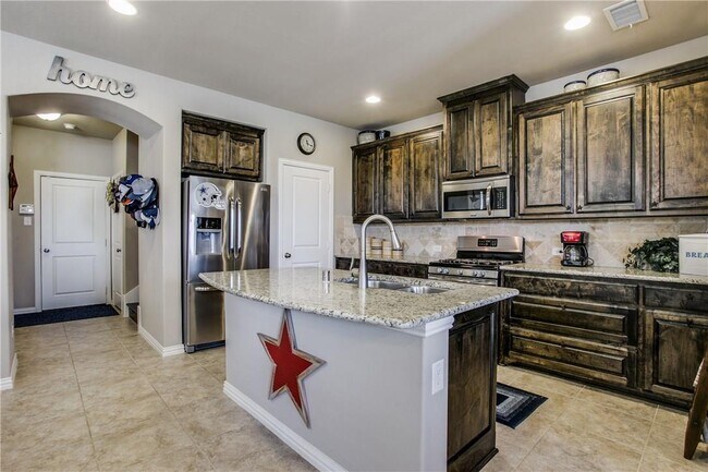 Building Photo - 3927 Cascade Sky Dr