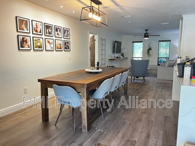 Building Photo - 4044 Tenita Dr