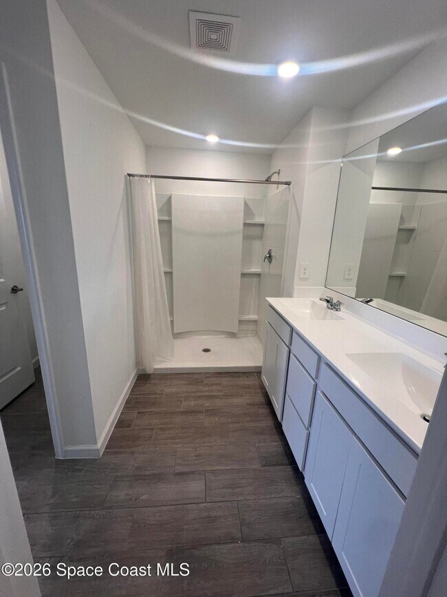 Building Photo - 1668 Colebrook Cir SW