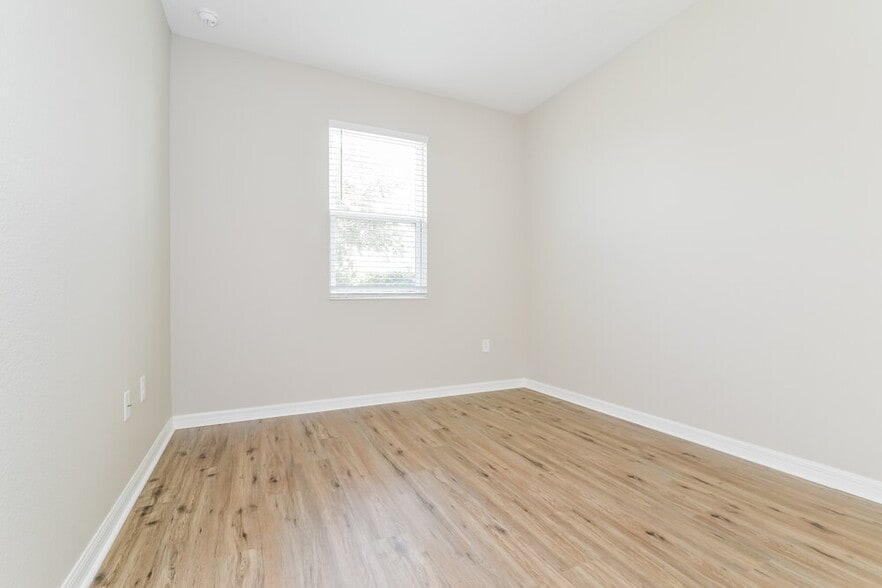 Building Photo - 3231 Bayou Ln