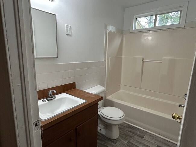 Building Photo - PRICE DROP! Quaint 2 Bedroom 1 Bath Home in Austell