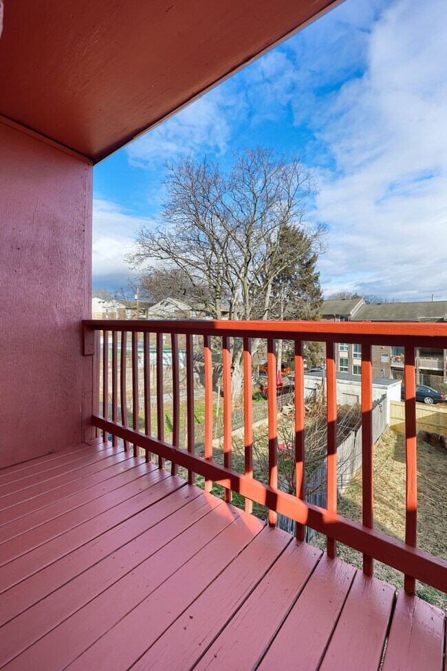 Building Photo - 227 S Ann St