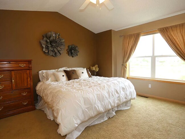 Building Photo - 9640 Independence Cir